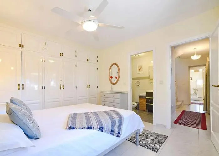 Ibiza * Santa Eularia des Riu